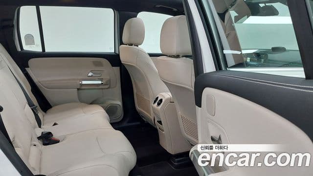 Mercedes-Benz EQB 2025 — ფოტო 13/18