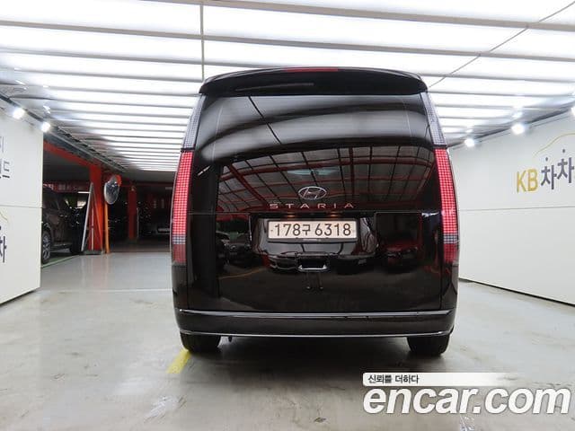 Hyundai Staria 2022 — ფოტო 4/20