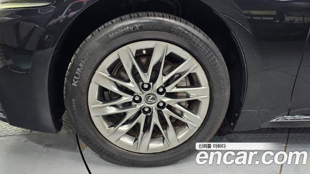 Lexus LS500 2019 — Şəkil 15/20