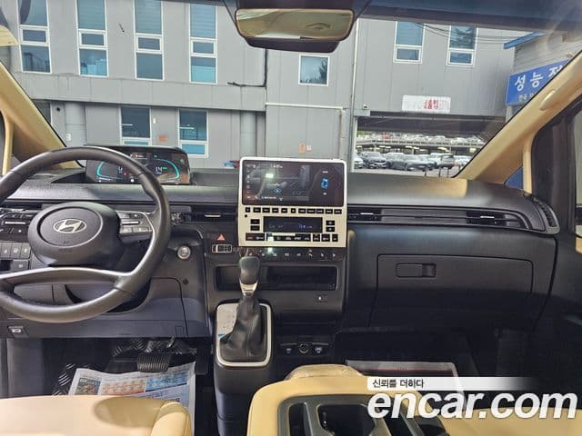 Hyundai Staria 2024 — фото 10 из 20