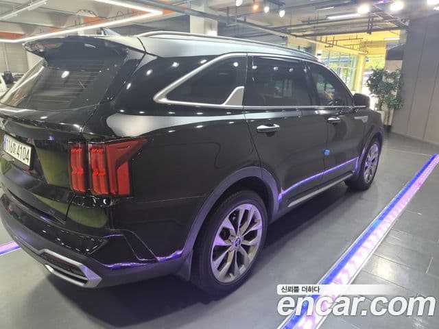 Kia Sorento 2022 — Фото 3/20