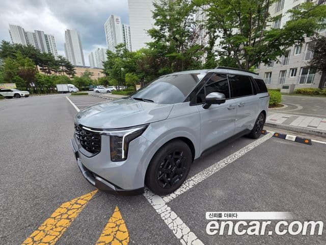 Kia Carnival 2025 — ფოტო 8/16