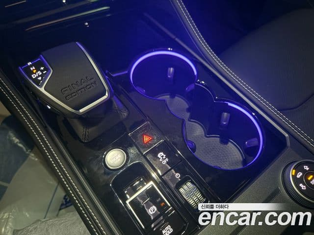 Volkswagen Touareg 2026 — ფოტო 8/15