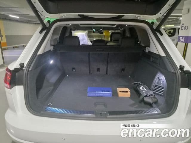 Volkswagen Touareg 2026 — ფოტო 11/15