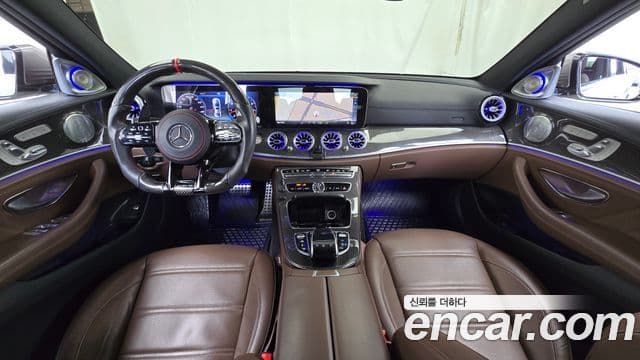 Mercedes-Benz E-Class 2018 — ფოტო 15/20