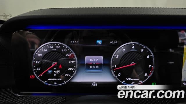 Mercedes-Benz E-Class 2018 — ფოტო 18/20