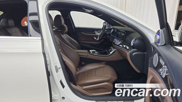 Mercedes-Benz E-Class 2018 — ფოტო 2/20