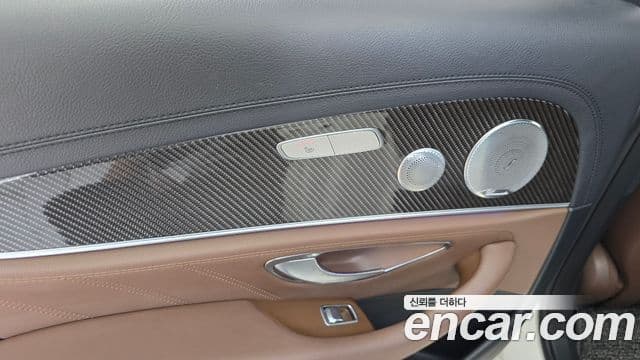 Mercedes-Benz E-Class 2018 — ფოტო 5/20