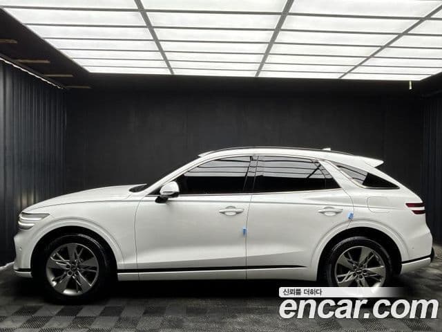 Genesis GV70 2022 — Şəkil 2/13
