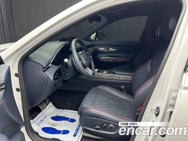 Genesis GV70 2022 — Şəkil 9/13