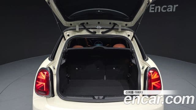 Mini Cooper 2022 — фото 20 из 20