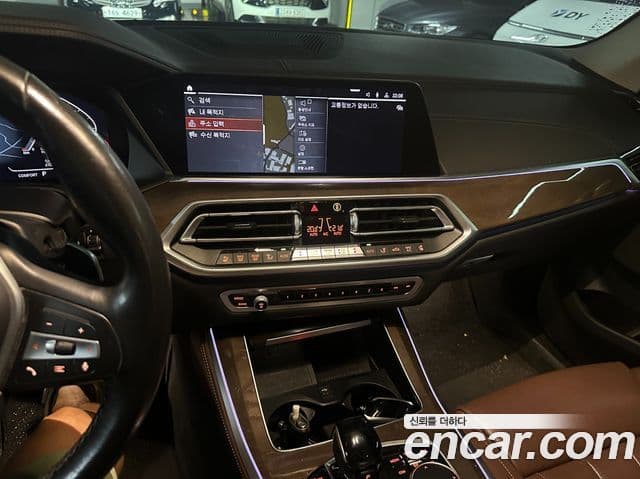 BMW X5 2020 — ფოტო 8/14