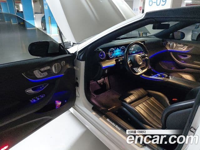 Mercedes-Benz E-Class 2022 — ფოტო 14/15