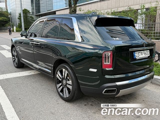 Rolls-Royce Cullinan 2023 — ფოტო 1/18