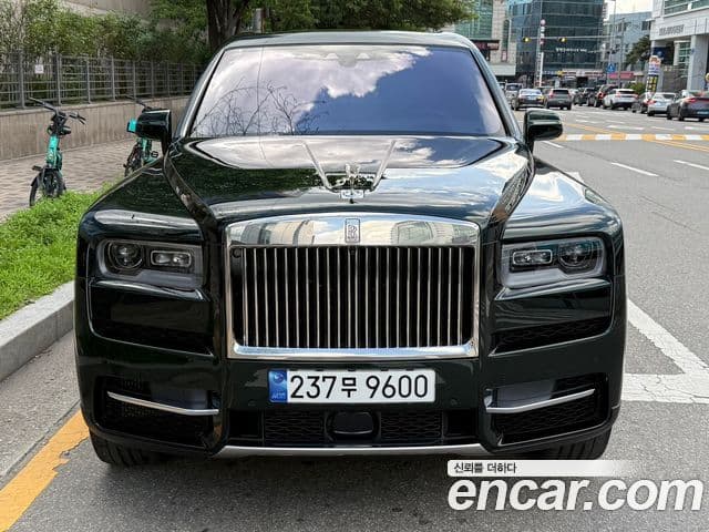 Rolls-Royce Cullinan 2023 — ფოტო 2/18