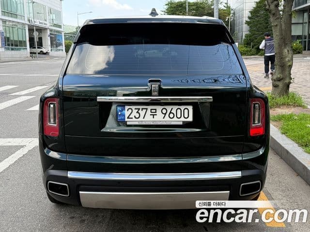Rolls-Royce Cullinan 2023 — ფოტო 3/18