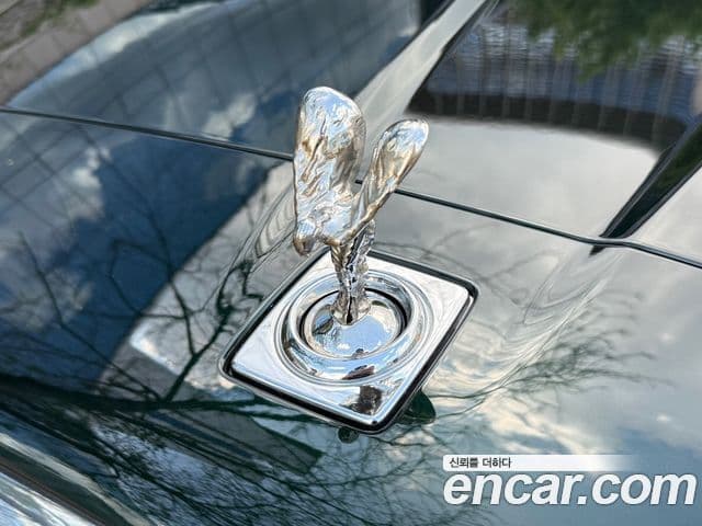 Rolls-Royce Cullinan 2023 — ფოტო 5/18