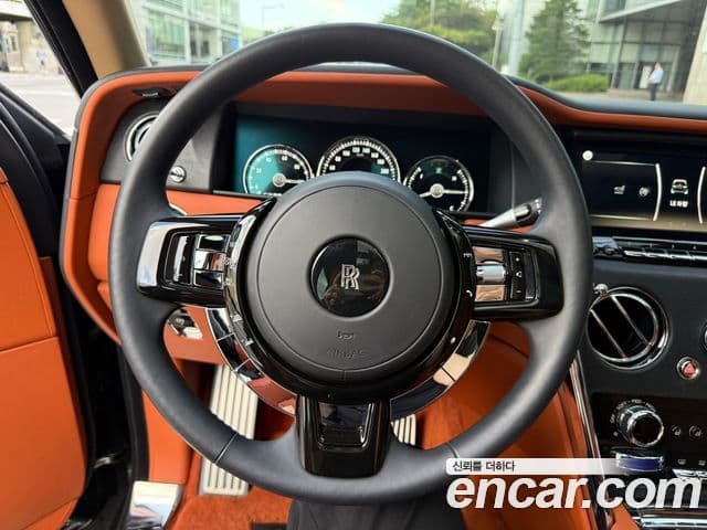 Rolls-Royce Cullinan 2023 — ფოტო 7/18