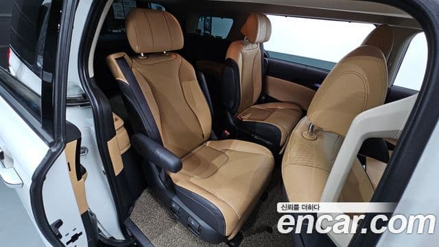 Kia Carnival 2023 — Şəkil 11/20