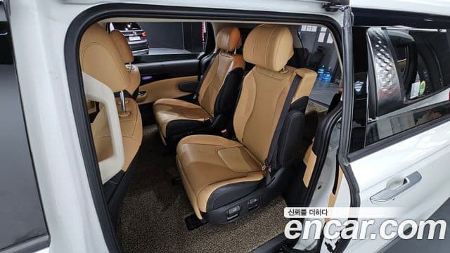 Kia Carnival 2023 — Şəkil 12/20