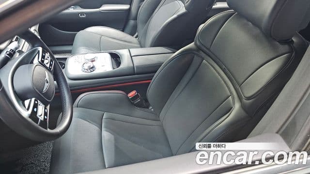 Genesis G90 2022 — ფოტო 10/35