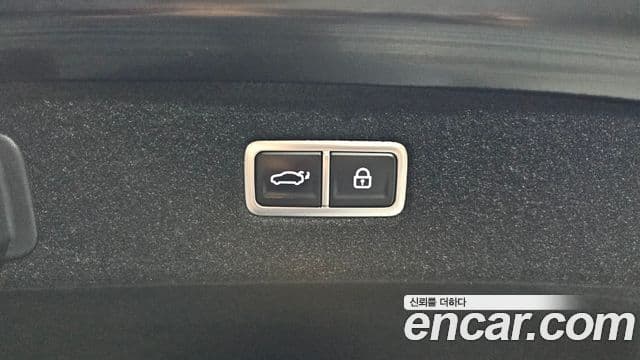 Genesis G90 2022 — ფოტო 13/35