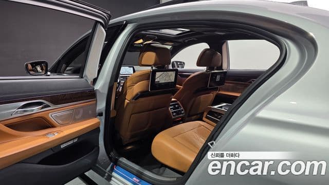 BMW 7 Series 2018 — Şəkil 10/20