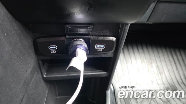 Hyundai Staria 2025 — Photo 10/34