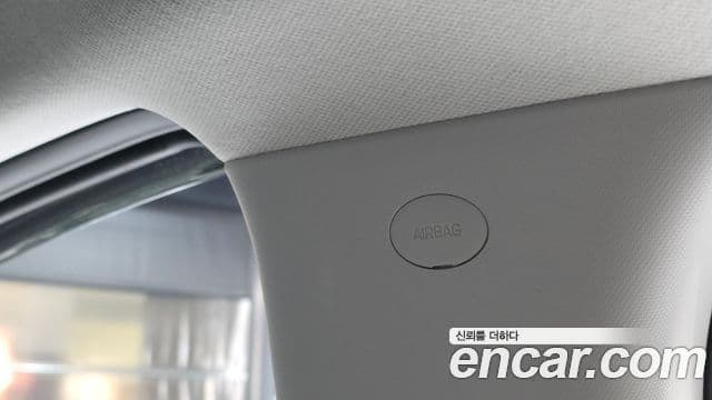Hyundai Staria 2025 — Photo 4/34