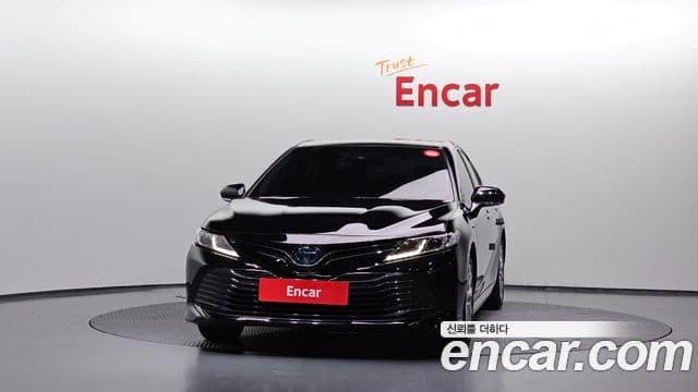 Toyota Camry 2019 — Şəkil 11/31