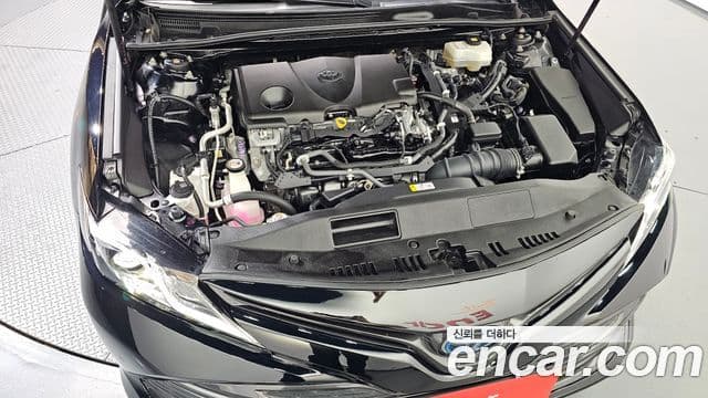 Toyota Camry 2019 — Şəkil 28/31