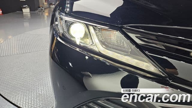 Toyota Camry 2019 — Şəkil 21/31
