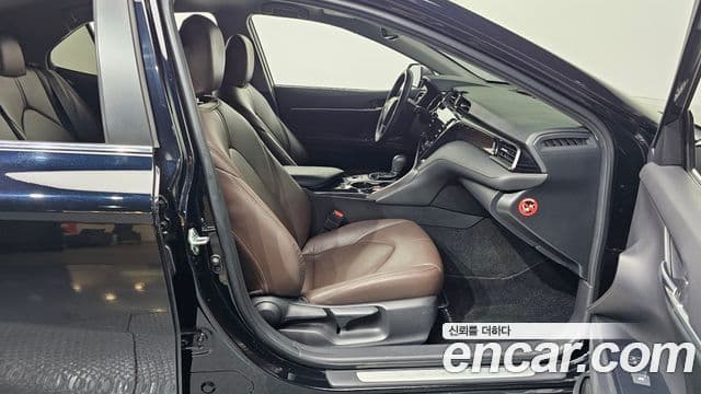 Toyota Camry 2019 — Şəkil 24/31