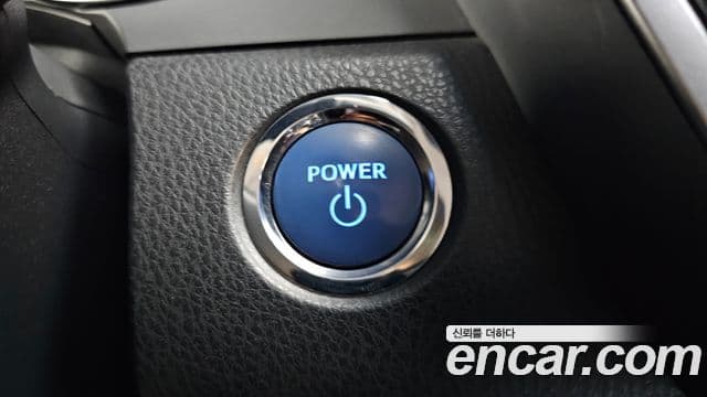 Toyota Camry 2019 — Şəkil 9/31