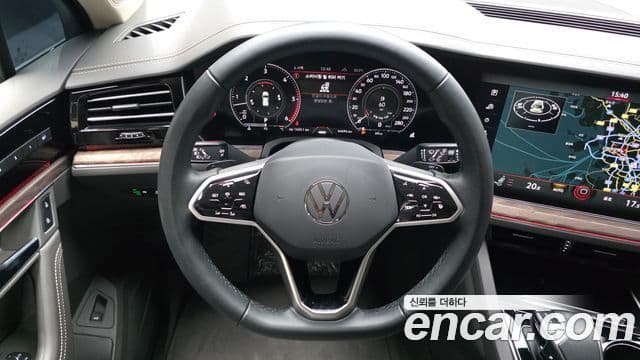 Volkswagen Touareg 2023 — ფოტო 13/20