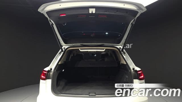 Volkswagen Touareg 2023 — ფოტო 20/20