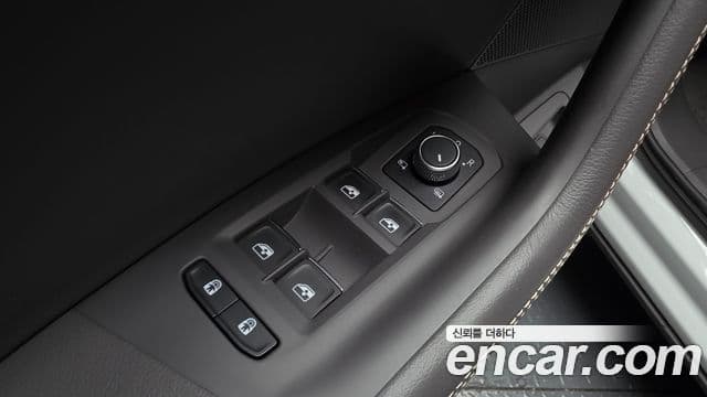 Volkswagen Touareg 2023 — Photo 12/40