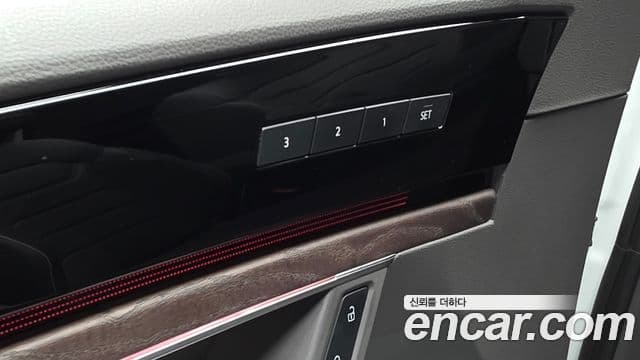 Volkswagen Touareg 2023 — Photo 30/40