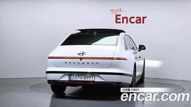 Hyundai Grandeur 2023 — ფოტო 3/20