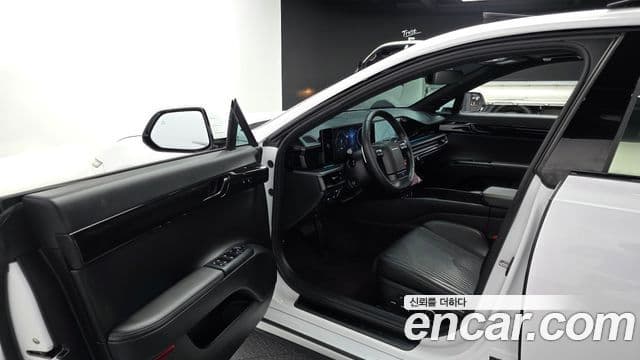 Hyundai Grandeur 2023 — ფოტო 9/20