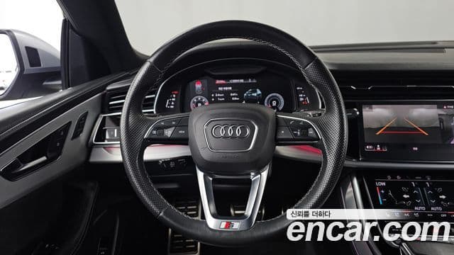 Audi Q7 2021 — ფოტო 13/20