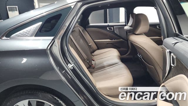Kia K8 2022 — фото 11 из 20