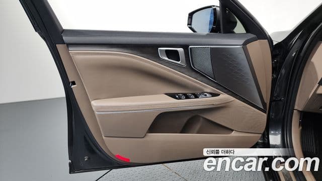 Kia K8 2022 — Photo 12/36