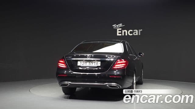 Mercedes-Benz E-Class 2019 — ფოტო 4/20