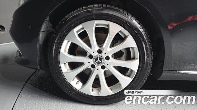 Mercedes-Benz E-Class 2019 — ფოტო 5/20