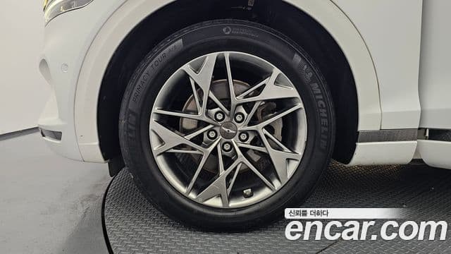 Genesis GV70 2021 — Photo 30/31