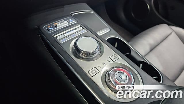 Genesis GV70 2021 — Photo 1/31