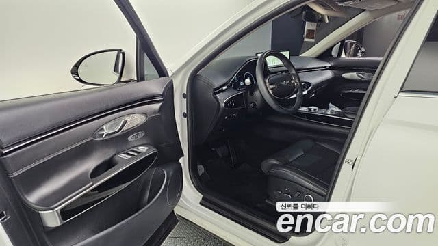 Genesis GV70 2021 — Photo 27/31