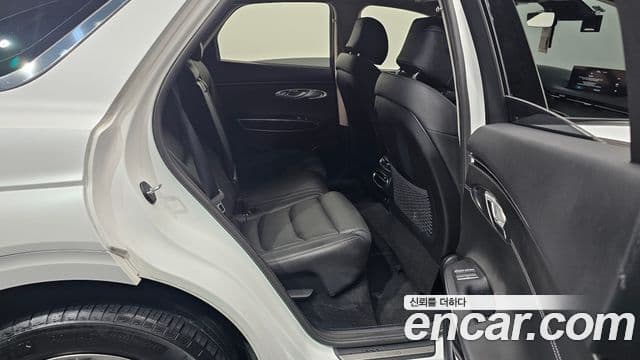 Genesis GV70 2021 — Photo 18/31