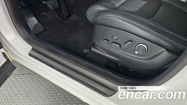 Genesis GV70 2021 — Photo 22/31